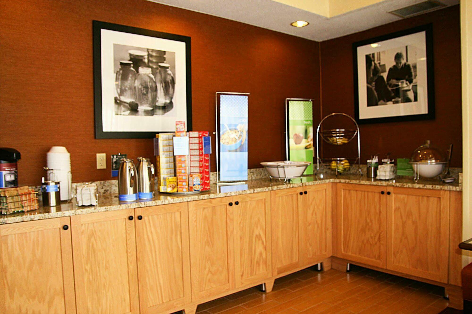 Hampton Inn Zanesville Restaurant bilde