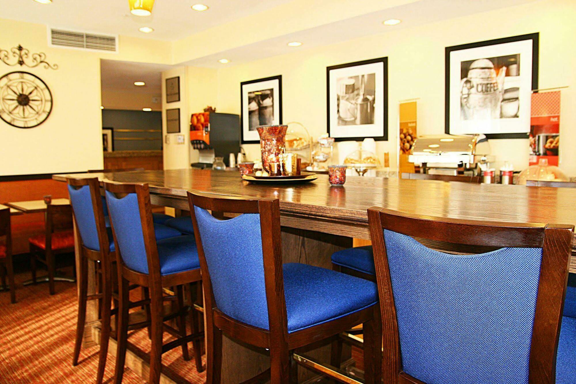 Hampton Inn Zanesville Restaurant bilde